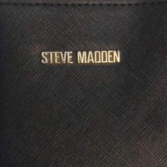 Crossbody - Picture 3 of 8